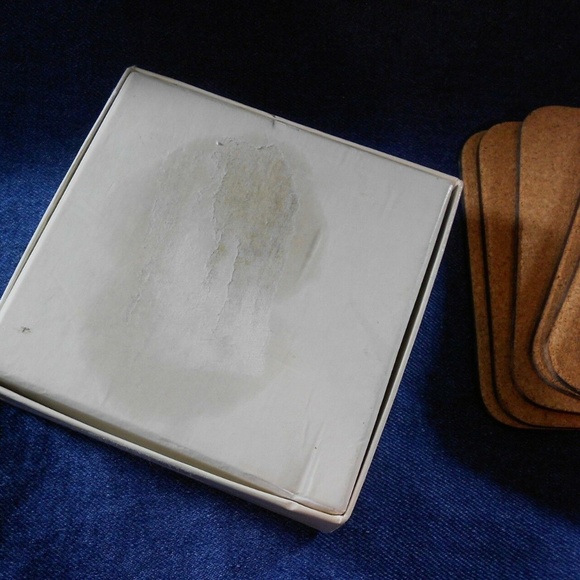 English Life Six Cork Back Christmas Coaster Set Snow House Hearts Holly Holiday - Picture 4 of 5